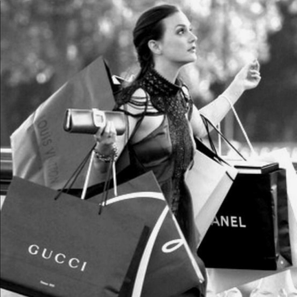 IT’S A SHOPPING KINDA DAY!